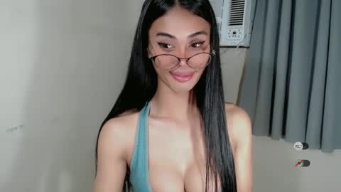 vikkylustfull online show from 03/08/25, 03:02