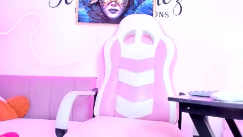 Snapshot of vikoparker chatting on 05/26/26, 03:08 victoria online show from 05/26/26, 03:08