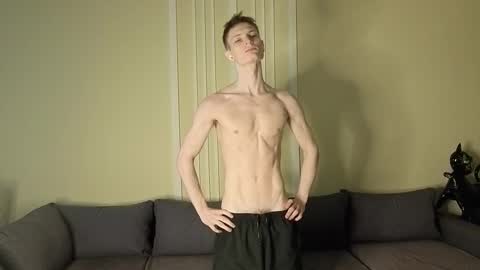 Snapshot of viksons chatting on 11/23/25, 09:25 Max online show from 11/23/25, 09:25