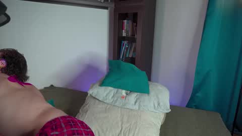 Snapshot of viktor_secret chatting on 09/15/25, 02:22 fansly VITEKsecret online show from 09/15/25, 02:22