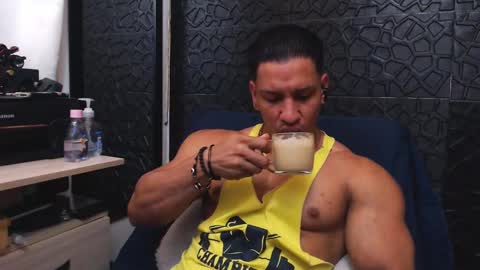 Viktor Herrera online show from 10/02/25, 02:35