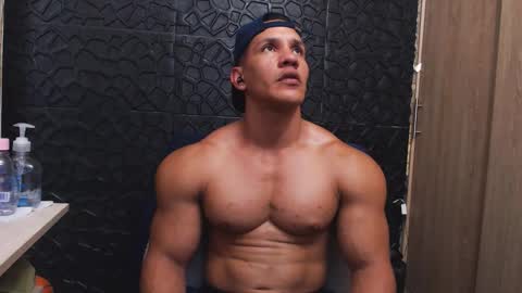 Viktor Herrera online show from 11/08/25, 06:07