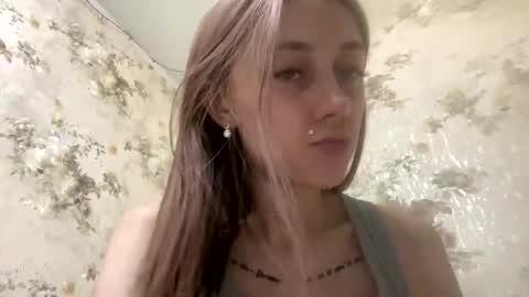 Snapshot of viktoria9898 chatting on 05/27/26, 11:24 Sweett online show from 05/27/26, 11:24