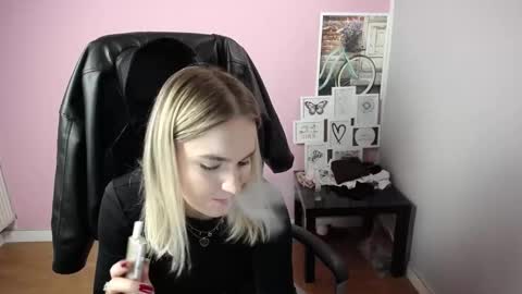 viktoria_lovely online show from 10/17/25, 09:56