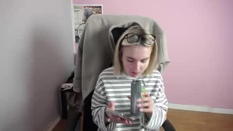 viktoria_lovely online show from 03/18/26, 10:40