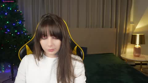 Snapshot of viktoria_storm chatting on 12/14/24, 07:57 Alisa online show from 12/14/24, 07:57