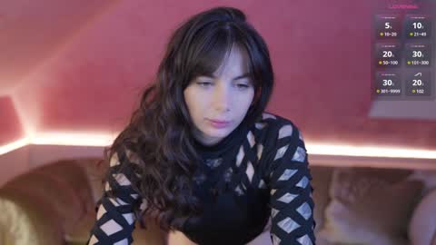 Snapshot of viktoria_storm chatting on 01/05/25, 04:27 Alisa online show from 01/05/25, 04:27