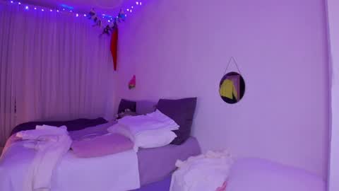 Snapshot of viktoriakiss chatting on 01/05/25, 09:25 viktoriakiss online show from 01/05/25, 09:25