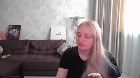 Snapshot of viktorlonsky chatting on 03/10/25, 06:27 viktorlonsky online show from 03/10/25, 06:27