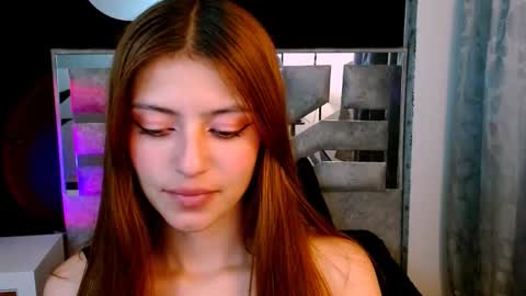 viky_evanss online show from 10/28/25, 12:25