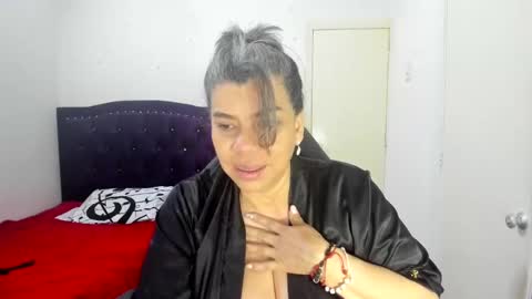 VIKY ADAMS online show from 09/18/25, 11:01