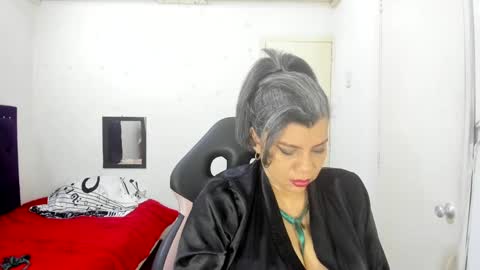 VIKY ADAMS online show from 09/25/25, 12:20