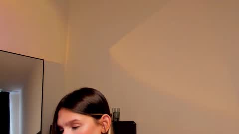 villalacute online show from 12/19/25, 08:54