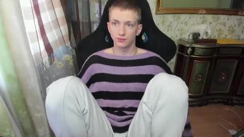 Snapshot of vince__dice chatting on 05/18/26, 03:18 Dimoooooon online show from 05/18/26, 03:18