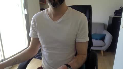 Snapshot of vince_du_80 chatting on 05/21/26, 12:23 Vince online show from 05/21/26, 12:23