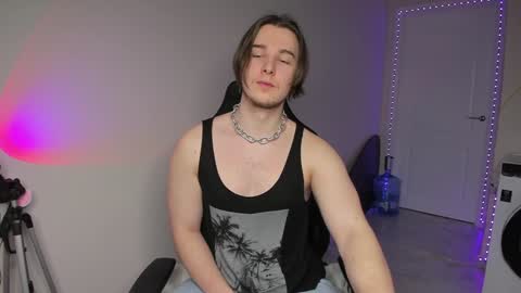 Snapshot of vincent__strong chatting on 12/06/24, 08:05 Vincent Strong online show from 12/06/24, 08:05