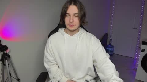 Snapshot of vincent__strong chatting on 12/10/24, 07:58 Vincent Strong online show from 12/10/24, 07:58