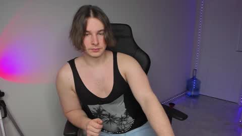 Snapshot of vincent__strong chatting on 12/13/24, 01:44 Vincent Strong online show from 12/13/24, 01:44