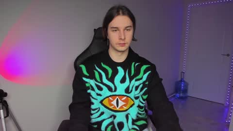 Snapshot of vincent__strong chatting on 12/16/24, 01:32 Vincent Strong online show from 12/16/24, 01:32