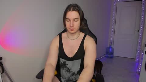 Snapshot of vincent__strong chatting on 01/10/25, 06:31 Vincent Strong online show from 01/10/25, 06:31