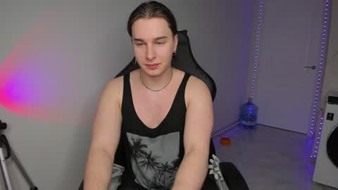 Snapshot of vincent__strong chatting on 01/22/25, 02:14 Vincent Strong online show from 01/22/25, 02:14