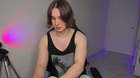 Snapshot of vincent__strong chatting on 01/29/25, 08:08 Vincent Strong online show from 01/29/25, 08:08