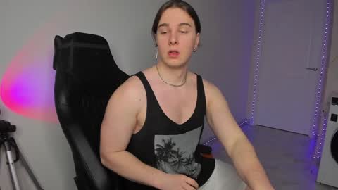 Snapshot of vincent__strong chatting on 01/31/25, 08:11 Vincent Strong online show from 01/31/25, 08:11