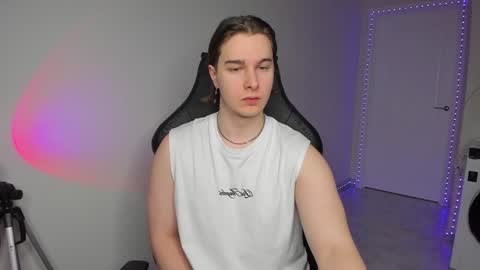 Snapshot of vincent__strong chatting on 02/03/25, 07:40 Vincent Strong online show from 02/03/25, 07:40