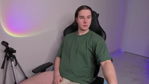 Snapshot of vincent__strong chatting on 02/15/25, 08:11 Vincent Strong online show from 02/15/25, 08:11