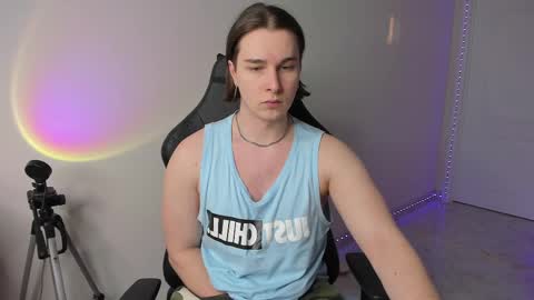 Snapshot of vincent__strong chatting on 02/16/25, 01:38 Vincent Strong online show from 02/16/25, 01:38