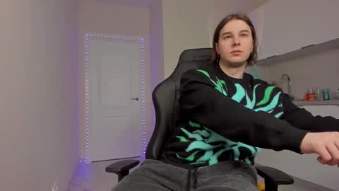 Snapshot of vincent__strong chatting on 02/26/25, 07:42 Vincent Strong online show from 02/26/25, 07:42