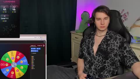 Snapshot of vincent__strong chatting on 11/09/25, 08:23 Vincent Strong online show from 11/09/25, 08:23