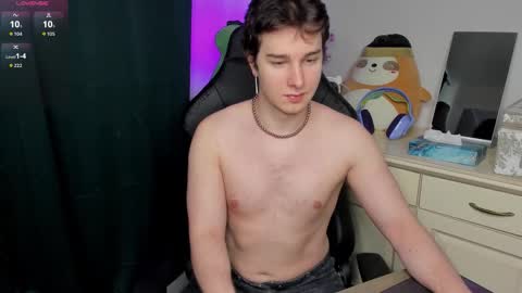 Snapshot of vincent__strong chatting on 02/13/26, 08:43 Vincent Strong online show from 02/13/26, 08:43