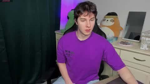 Snapshot of vincent__strong chatting on 02/15/26, 08:46 Vincent Strong online show from 02/15/26, 08:46