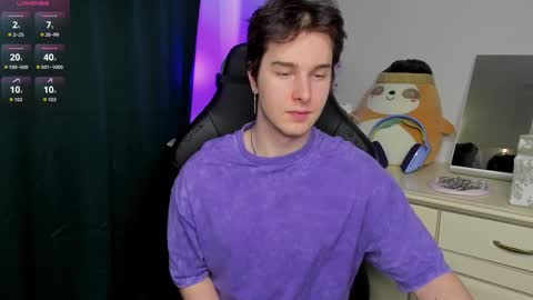 Snapshot of vincent__strong chatting on 02/21/26, 01:12 Vincent Strong online show from 02/21/26, 01:12