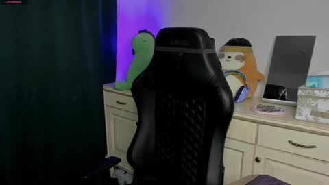 Snapshot of vincent__strong chatting on 02/22/26, 08:57 Vincent Strong online show from 02/22/26, 08:57