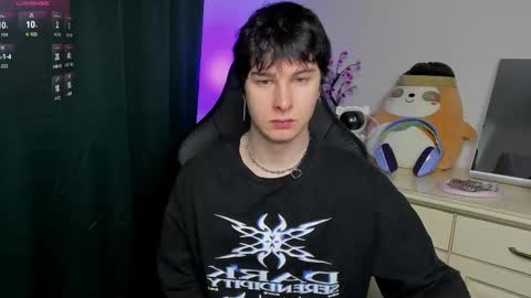 Snapshot of vincent__strong chatting on 02/25/26, 07:51 Vincent Strong online show from 02/25/26, 07:51