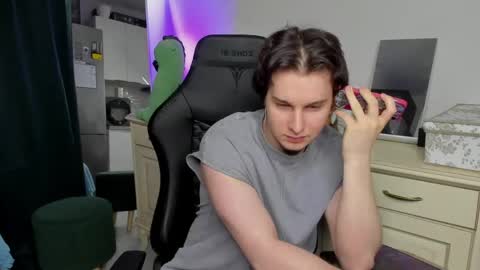 Vincent Strong online show from 04/24/26, 10:18