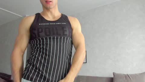 Snapshot of vincent_o chatting on 12/16/24, 08:41 Vincent. uncut 18cm online show from 12/16/24, 08:41