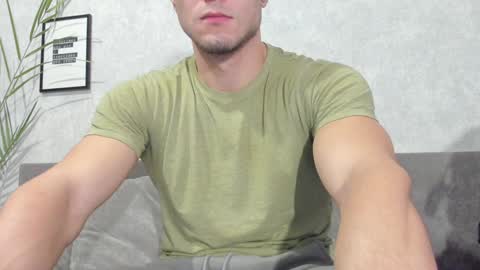 Snapshot of vincent_o chatting on 12/23/24, 08:14 Vincent. uncut 18cm online show from 12/23/24, 08:14