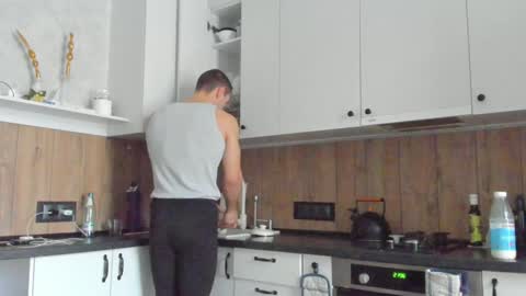 Snapshot of vincent_o chatting on 12/29/24, 08:44 Vincent. uncut 18cm online show from 12/29/24, 08:44