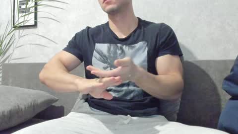 Snapshot of vincent_o chatting on 01/11/25, 07:38 Vincent. uncut 18cm online show from 01/11/25, 07:38