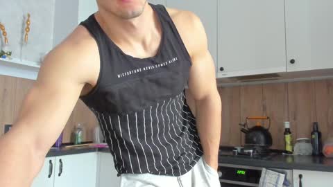 Snapshot of vincent_o chatting on 01/12/25, 08:36 Vincent. uncut 18cm online show from 01/12/25, 08:36