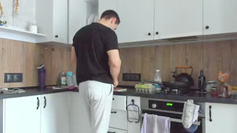 Snapshot of vincent_o chatting on 01/15/25, 08:51 Vincent. uncut 18cm online show from 01/15/25, 08:51