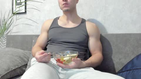 Snapshot of vincent_o chatting on 01/16/25, 04:50 Vincent. uncut 18cm online show from 01/16/25, 04:50