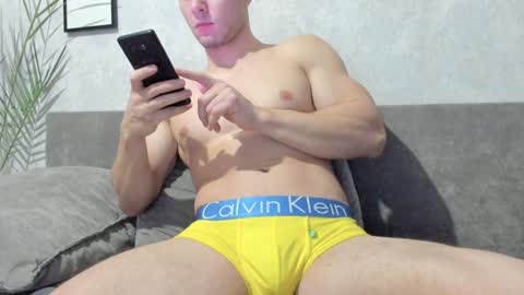Snapshot of vincent_o chatting on 01/20/25, 03:18 Vincent. uncut 18cm online show from 01/20/25, 03:18