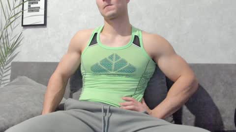 Snapshot of vincent_o chatting on 01/29/25, 03:15 Vincent. uncut 18cm online show from 01/29/25, 03:15