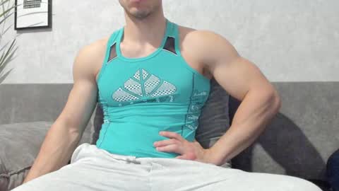 Snapshot of vincent_o chatting on 02/10/25, 06:03 Vincent. uncut 18cm online show from 02/10/25, 06:03