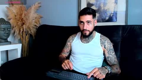 Snapshot of vincentsartori chatting on 10/22/25, 07:13 Vincent Sartori online show from 10/22/25, 07:13