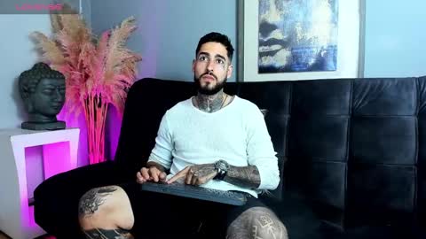 Snapshot of vincentsartori chatting on 10/24/25, 07:21 Vincent Sartori online show from 10/24/25, 07:21